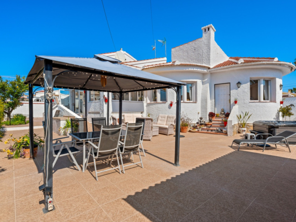 House – Detached Villa in Rojales