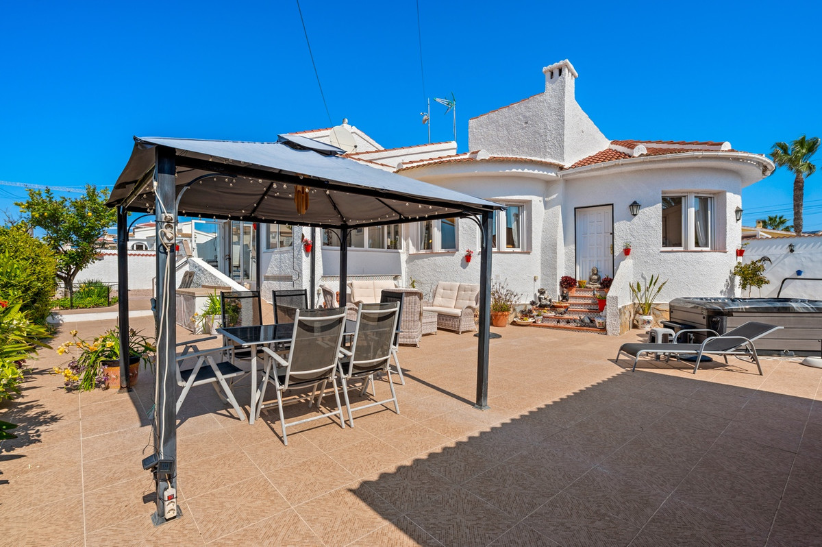 House – Detached Villa in Rojales
