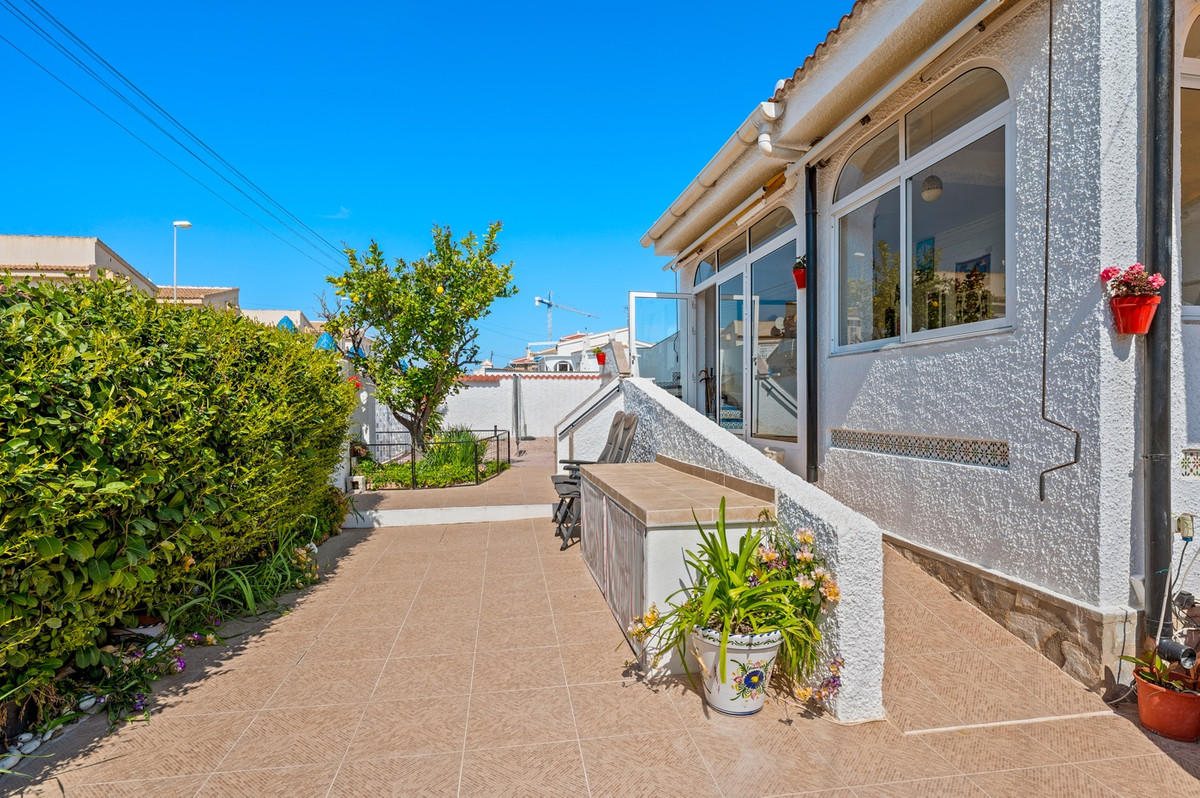 House – Detached Villa in Rojales