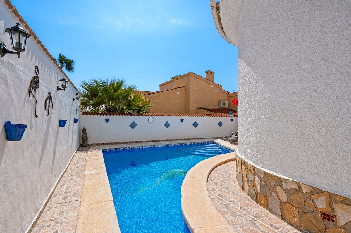 House – Detached Villa in Rojales