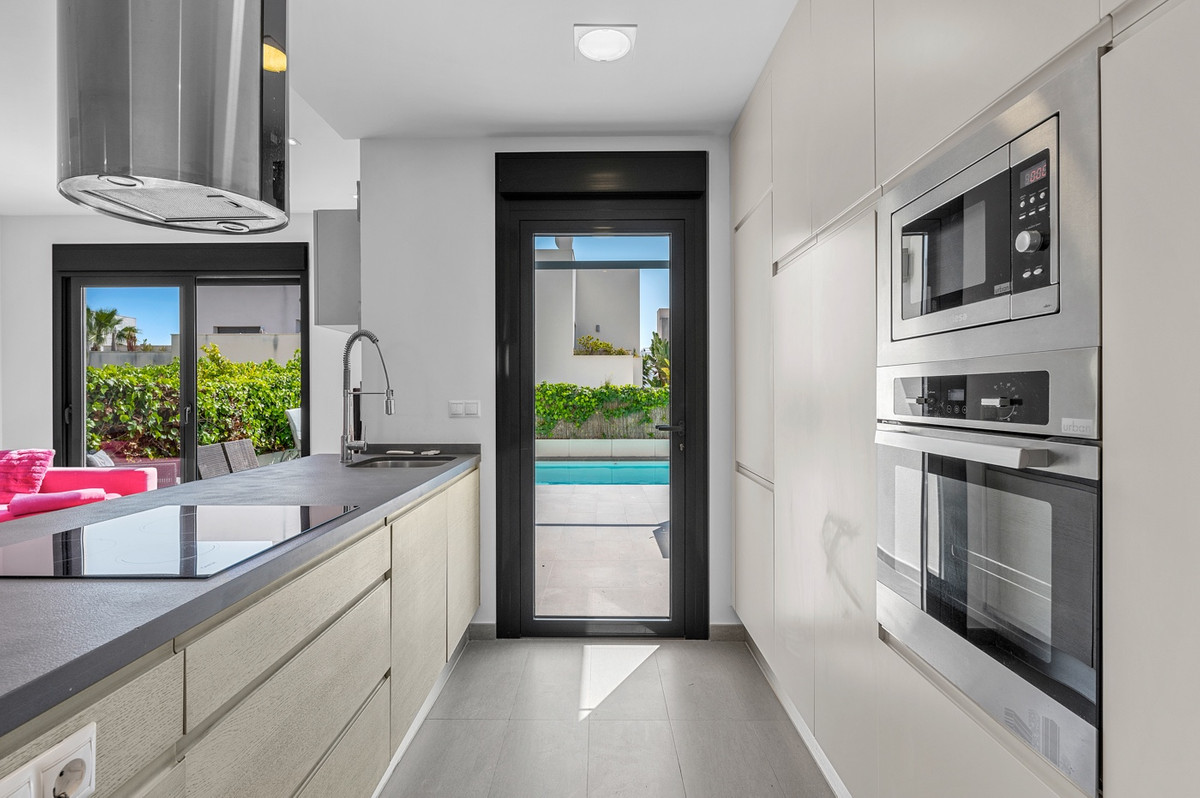 ShowFeedImage House – Detached Villa in Rojales