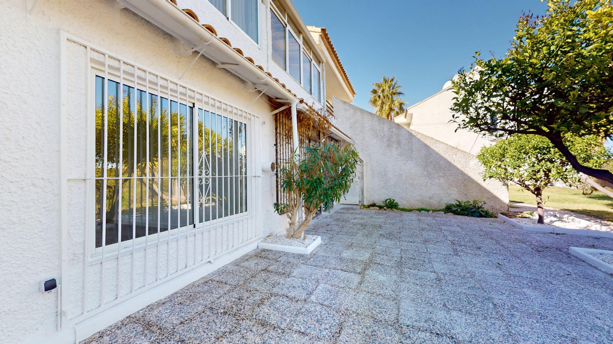 ShowFeedImage House – Bungalow in Orihuela