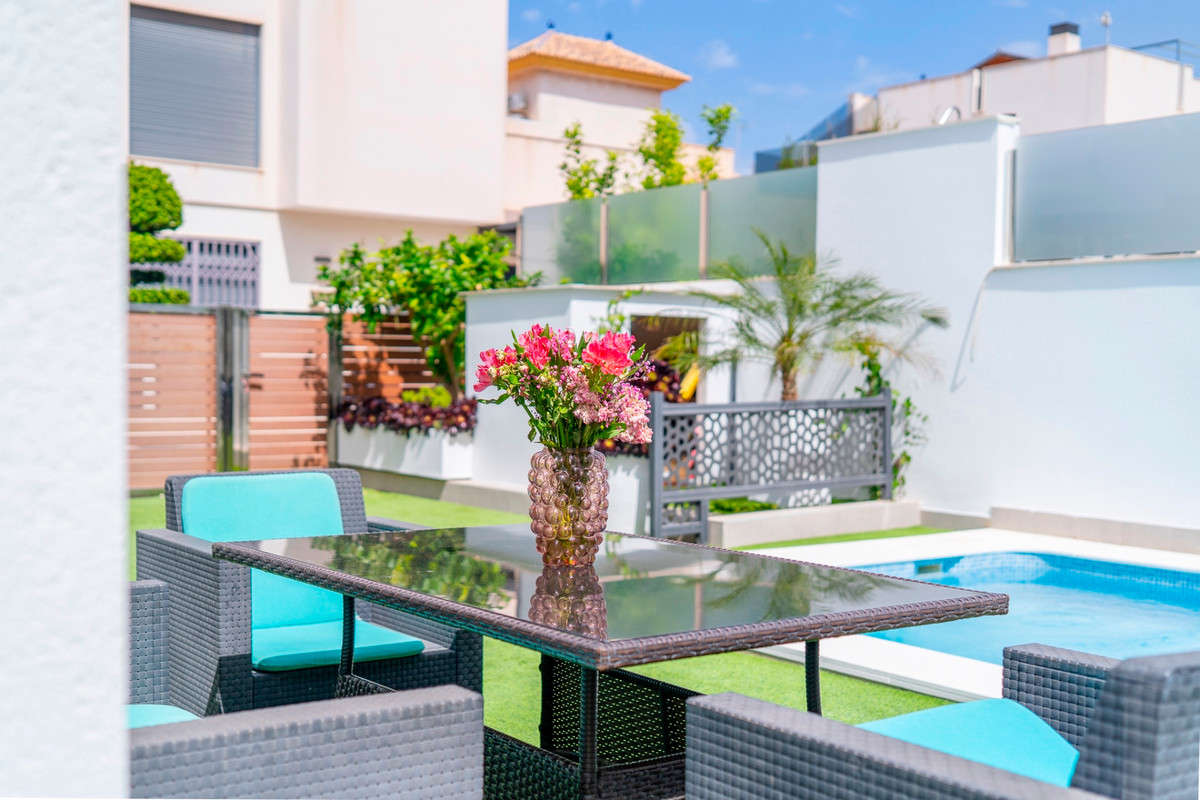 ShowFeedImage House – Detached Villa in Torrevieja