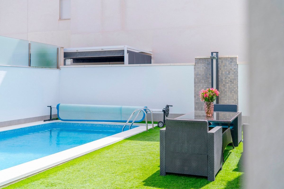ShowFeedImage House – Detached Villa in Torrevieja
