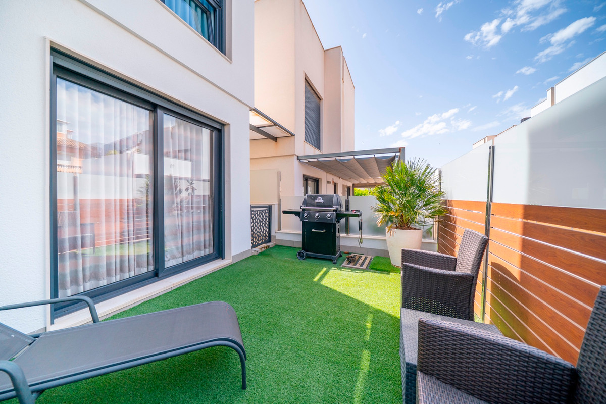 ShowFeedImage House – Detached Villa in Torrevieja