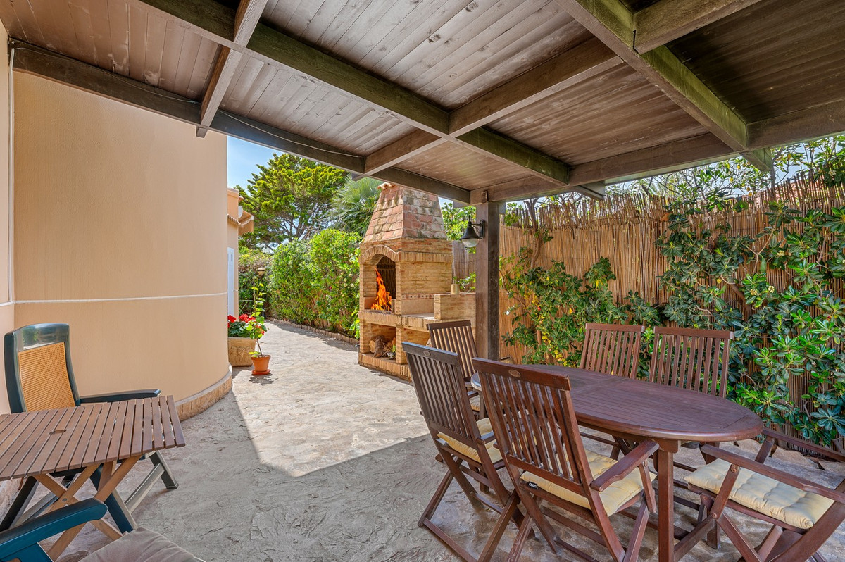 House – Detached Villa in Torrevieja
