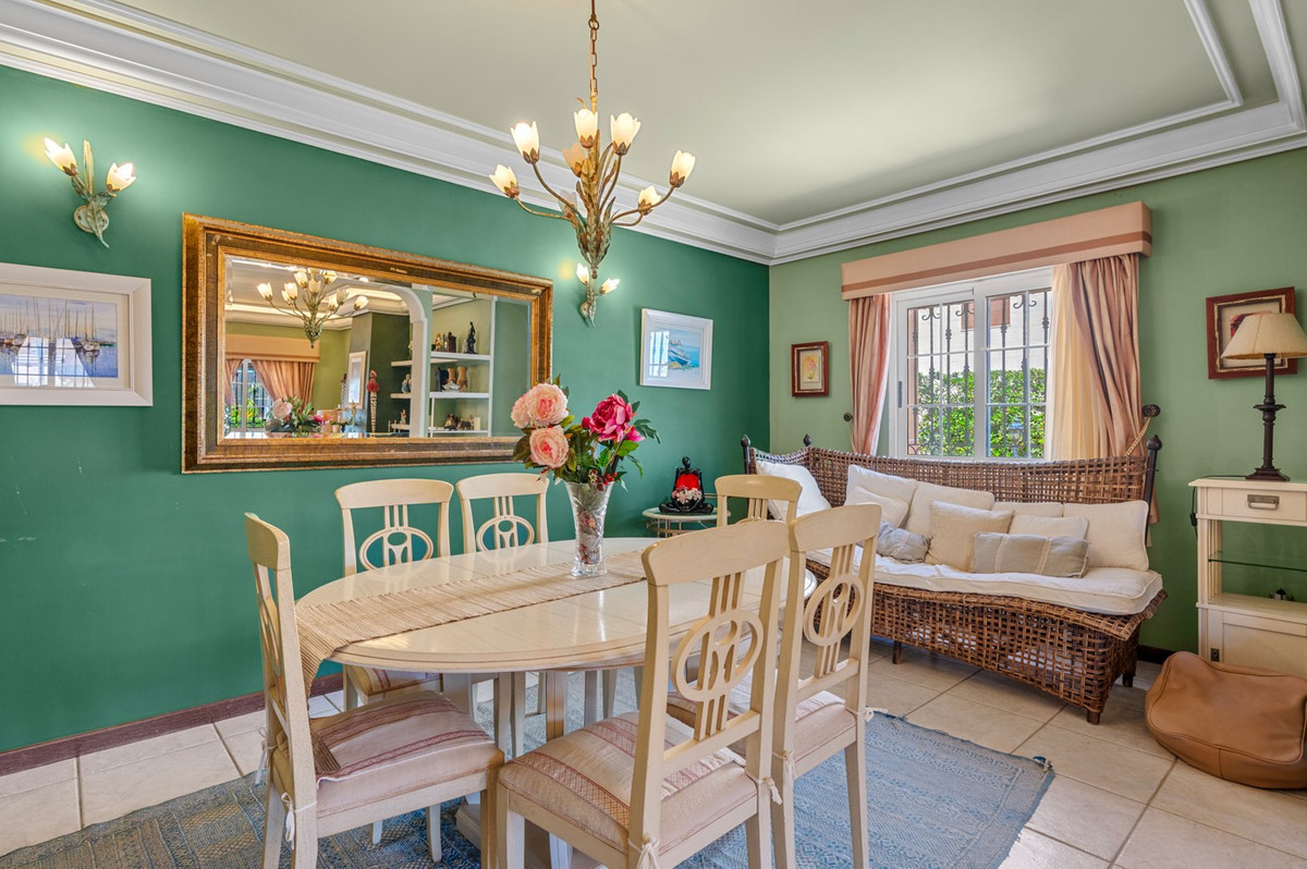 House – Detached Villa in Torrevieja