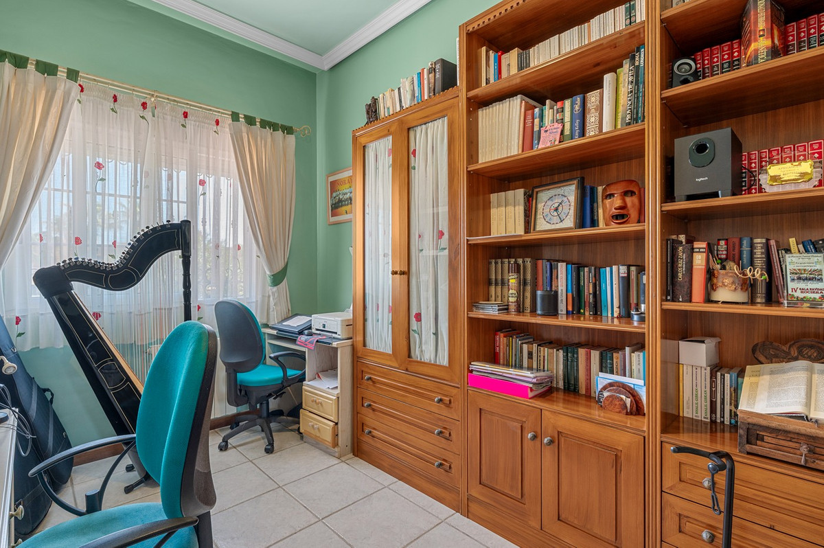 House – Detached Villa in Torrevieja