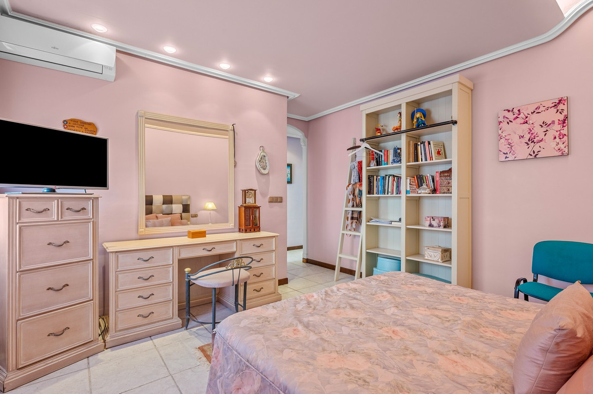 House – Detached Villa in Torrevieja