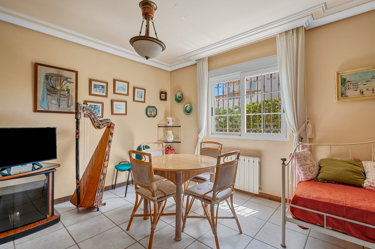 House – Detached Villa in Torrevieja