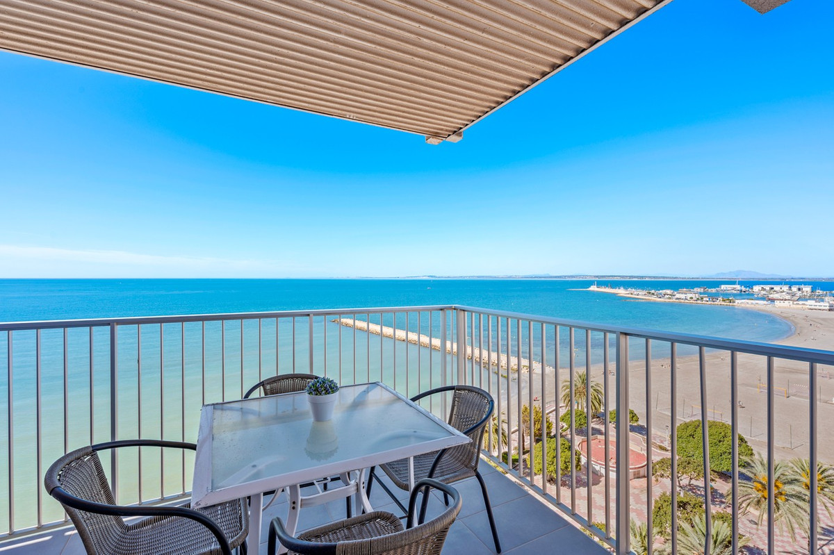 Apartment – Middle Floor Apartment in Santa Pola