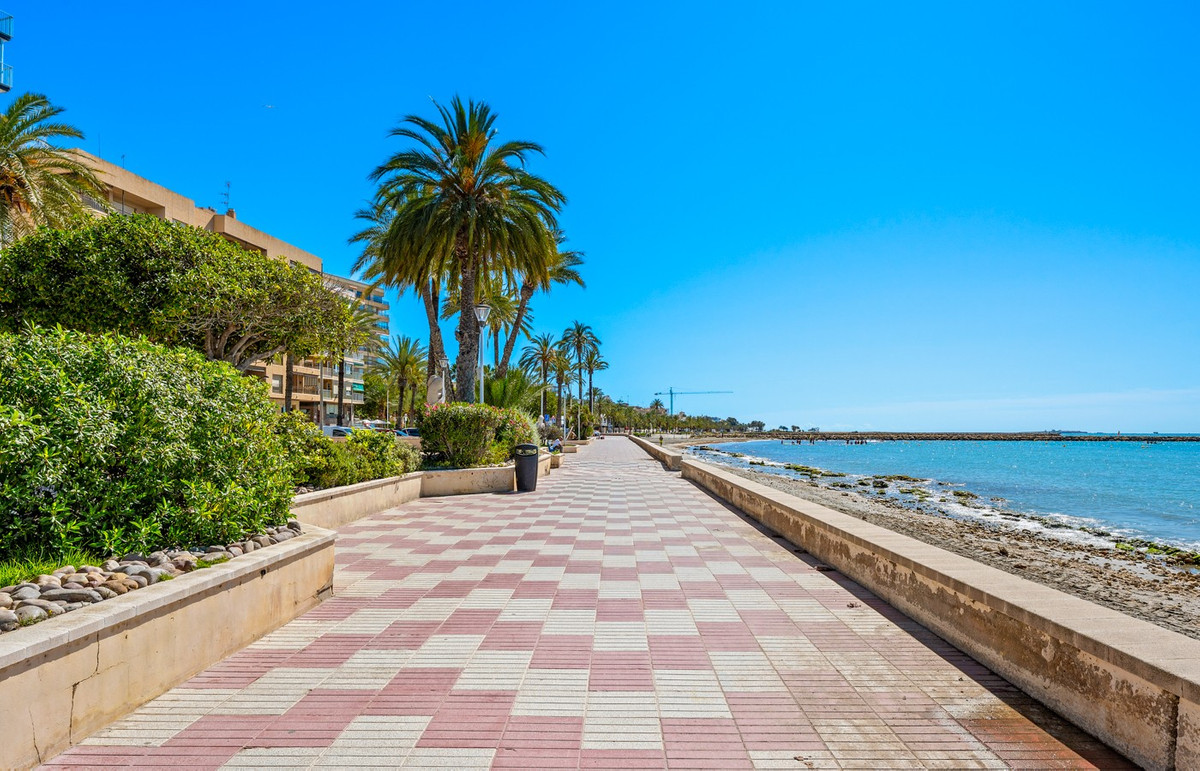 Apartment – Middle Floor Apartment in Santa Pola