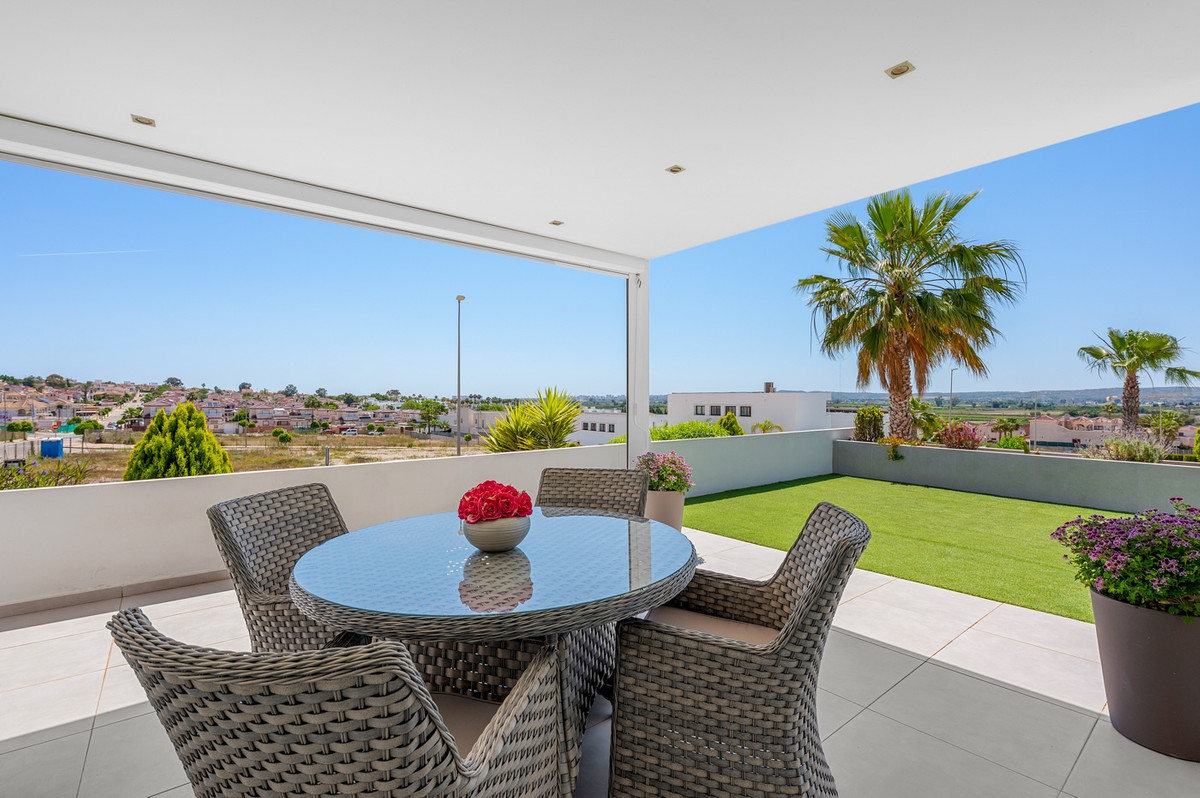 ShowFeedImage House – Detached Villa in San Fulgencio