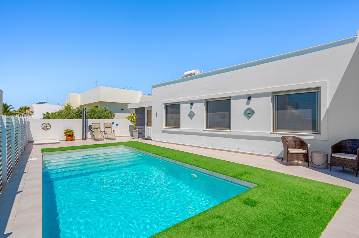 ShowFeedImage House – Detached Villa in San Fulgencio