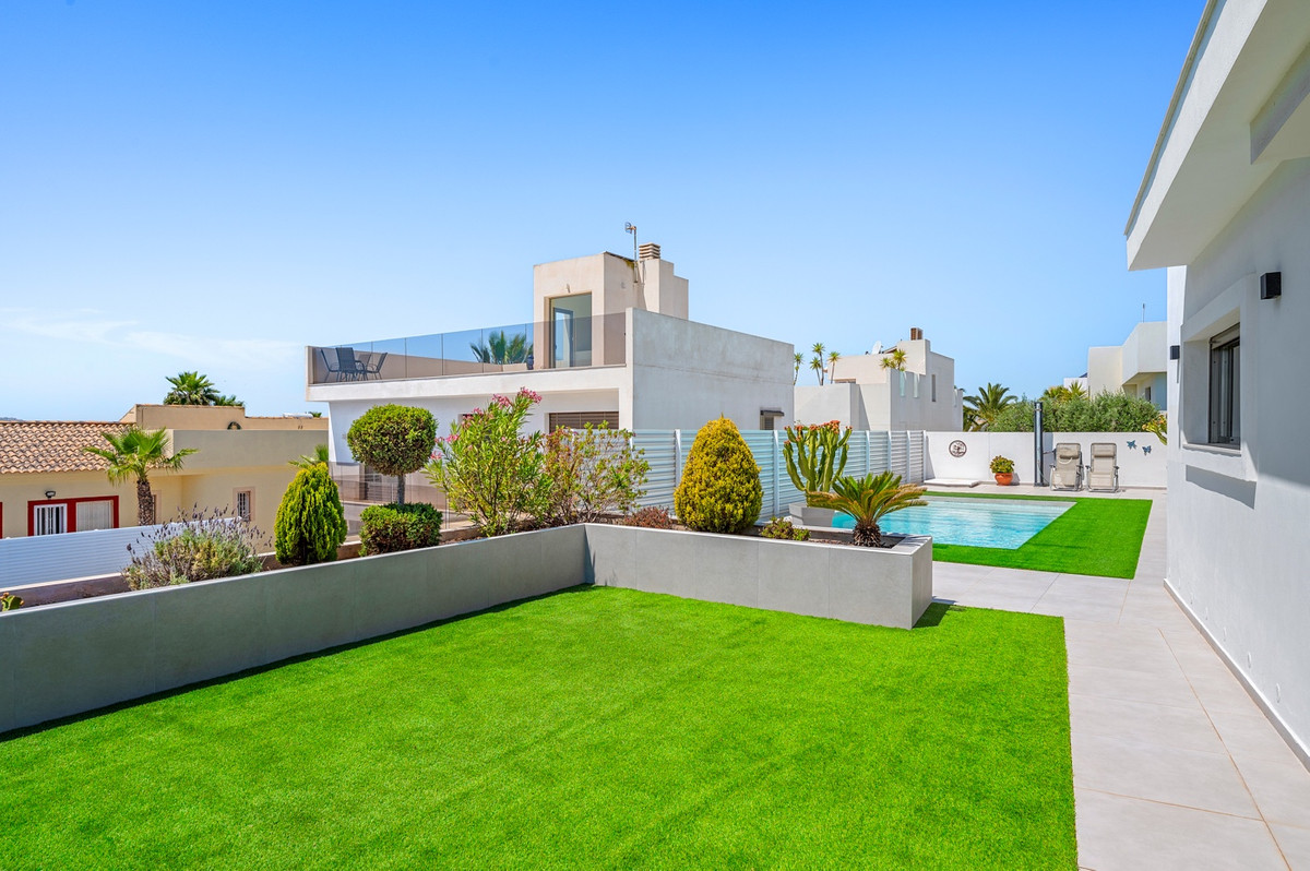 ShowFeedImage House – Detached Villa in San Fulgencio