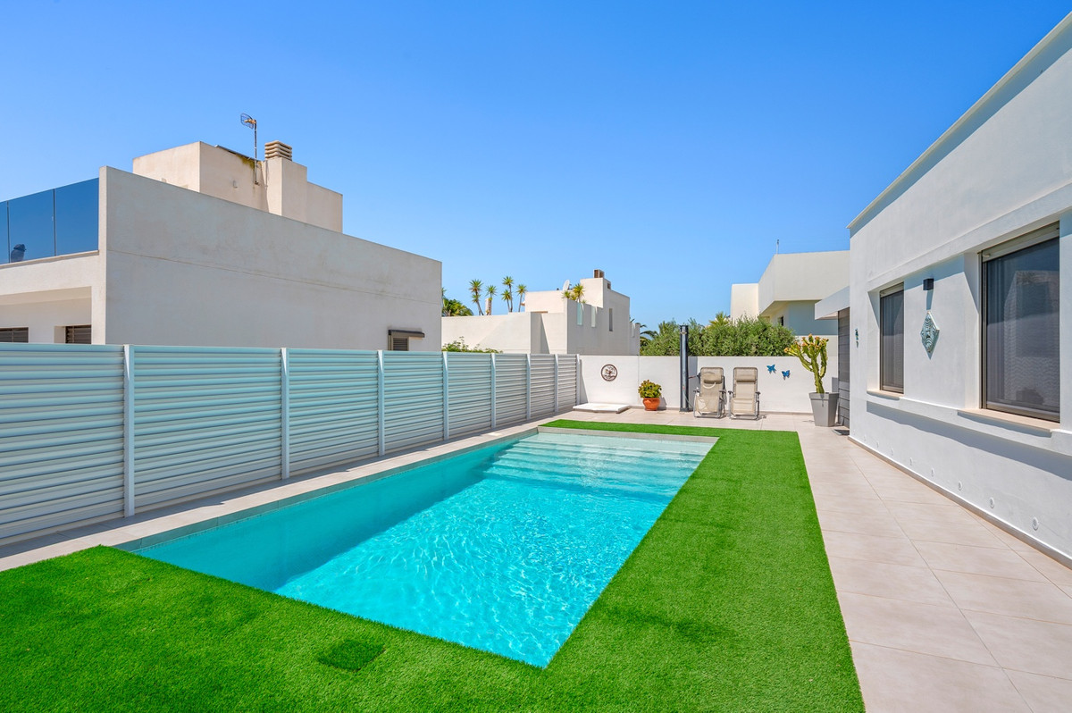 ShowFeedImage House – Detached Villa in San Fulgencio