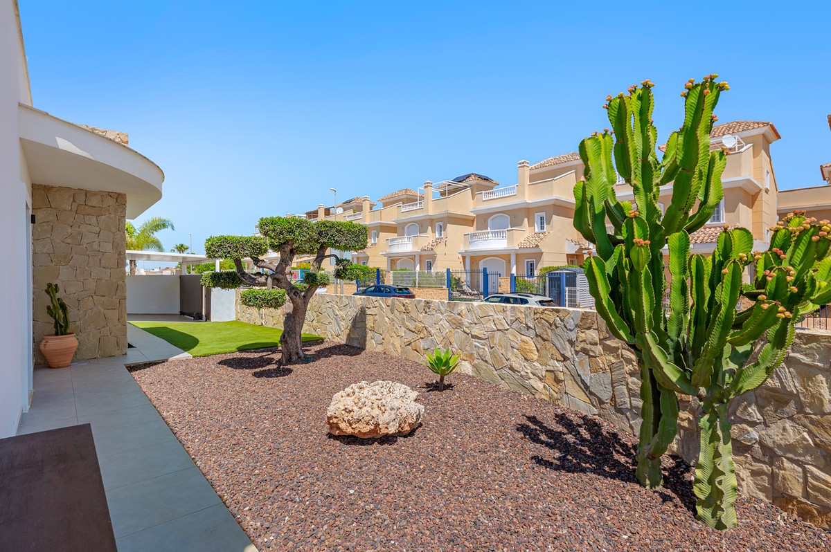 ShowFeedImage House – Detached Villa in San Fulgencio