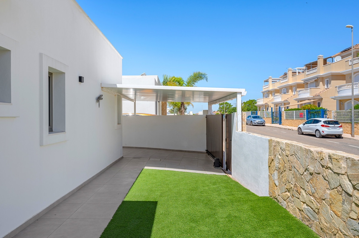 ShowFeedImage House – Detached Villa in San Fulgencio