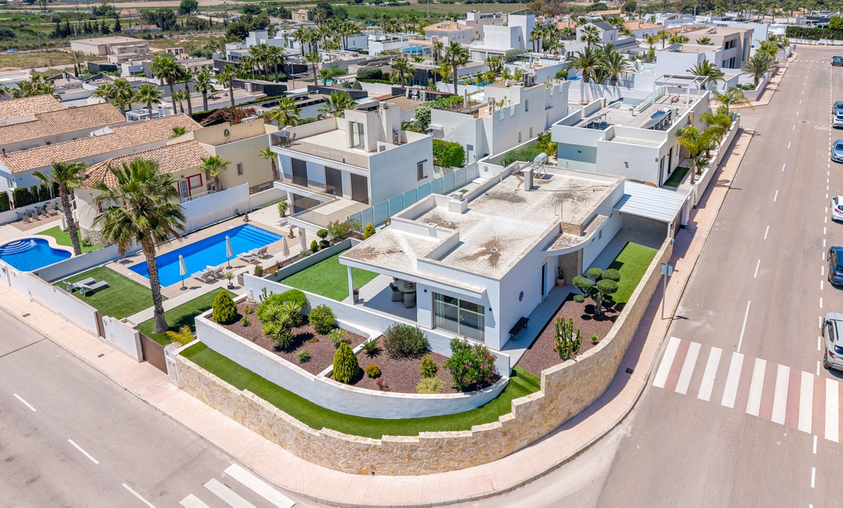 ShowFeedImage House – Detached Villa in San Fulgencio
