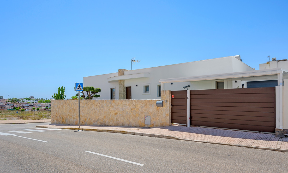 ShowFeedImage House – Detached Villa in San Fulgencio