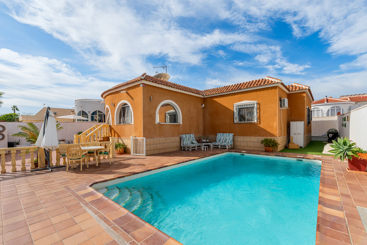 House – Detached Villa in Rojales