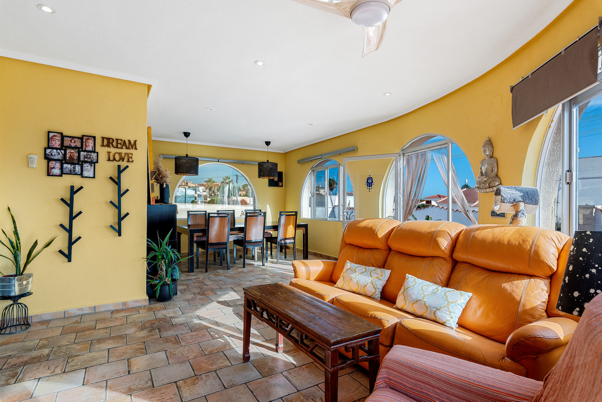 House – Detached Villa in Rojales