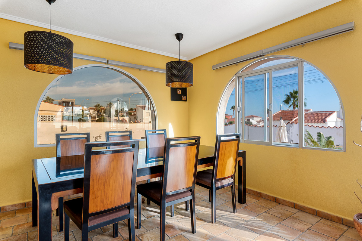 House – Detached Villa in Rojales