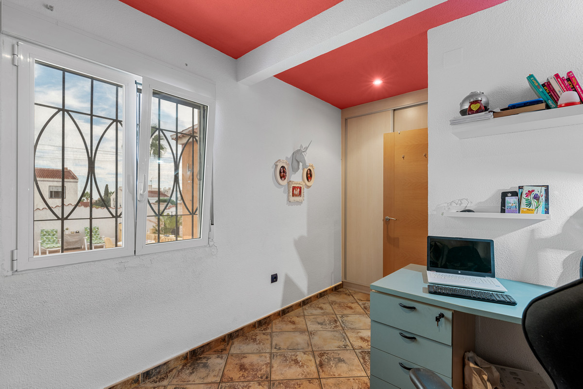 House – Detached Villa in Rojales