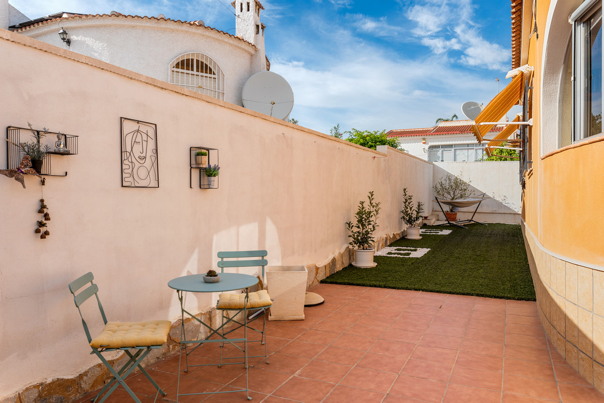 House – Detached Villa in Rojales