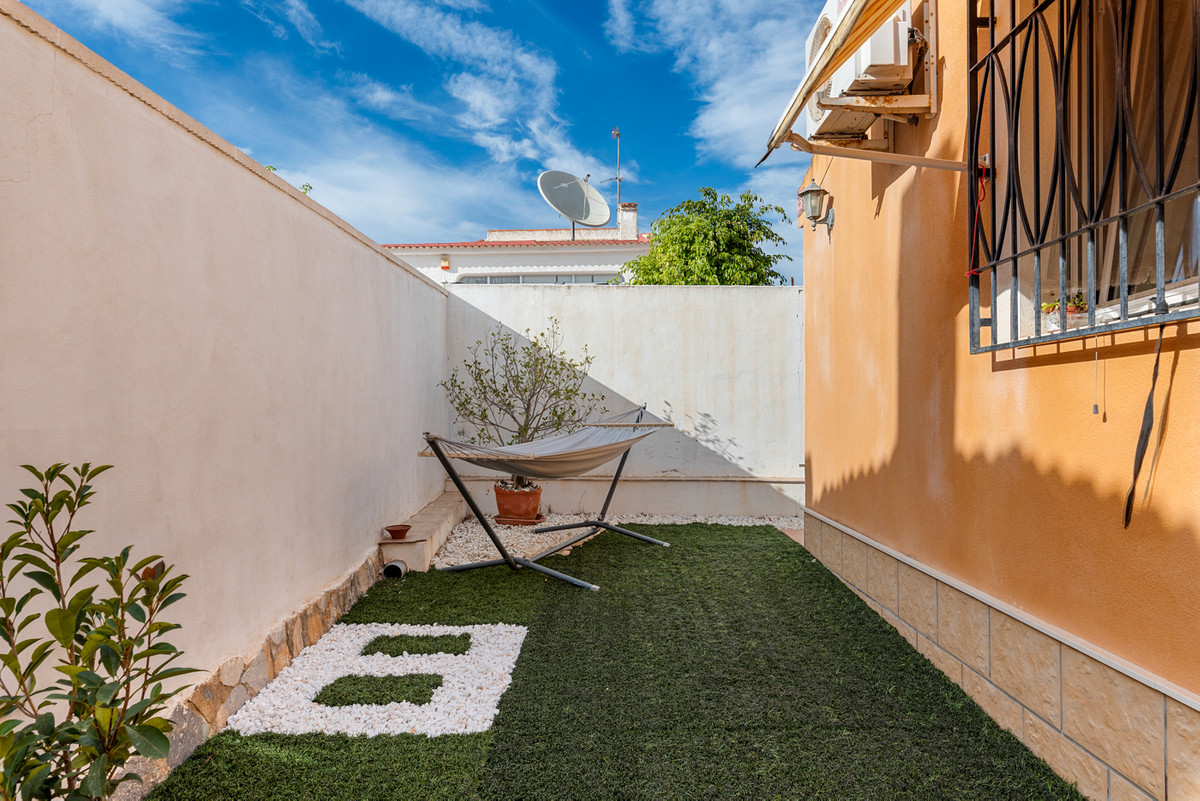 House – Detached Villa in Rojales