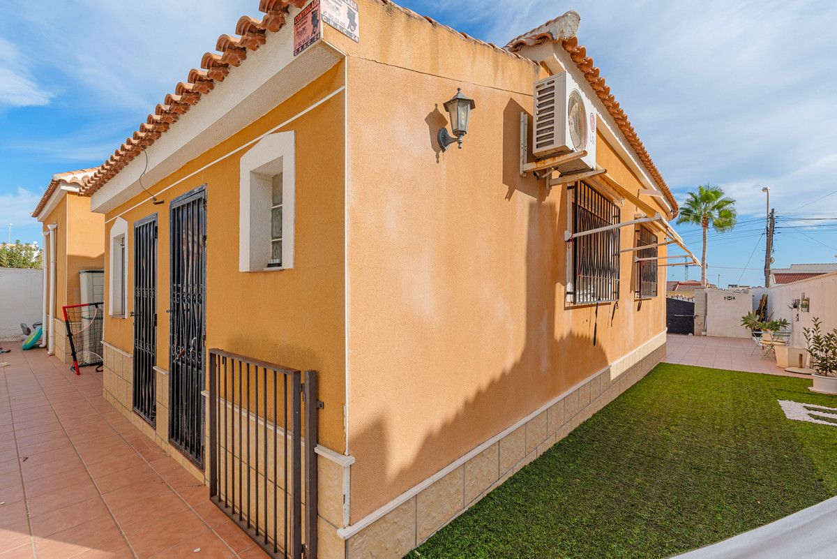 House – Detached Villa in Rojales