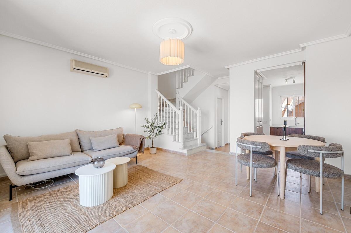 ShowFeedImage House – Semi-Detached House in Rojales