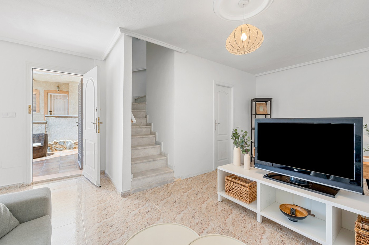 ShowFeedImage House – Semi-Detached House in Rojales