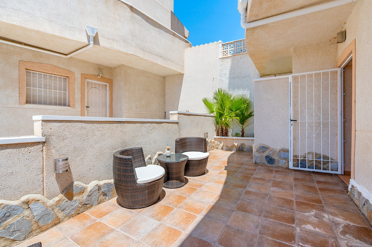 ShowFeedImage House – Semi-Detached House in Rojales