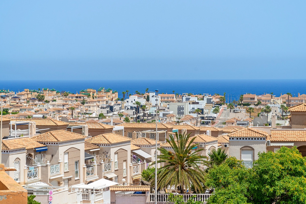 ShowFeedImage Apartment – Top Floor Apartment in Torrevieja