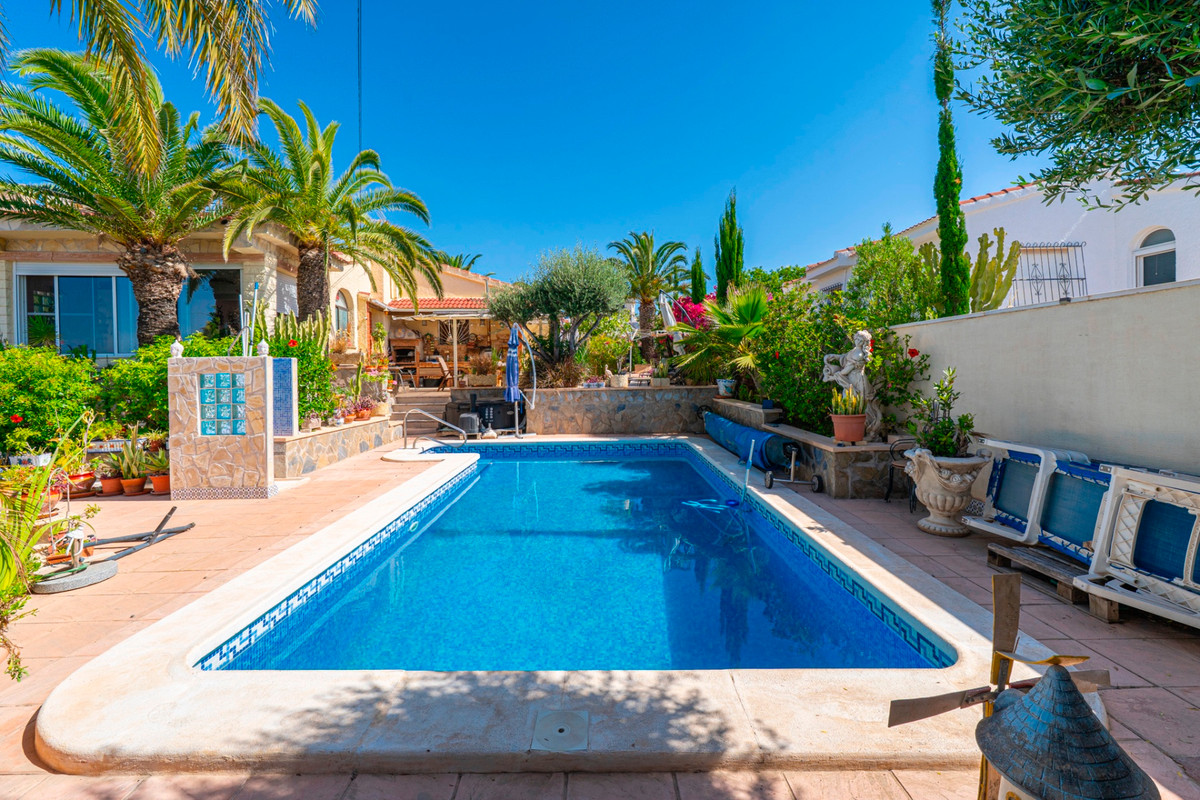 ShowFeedImage House – Detached Villa in Rojales