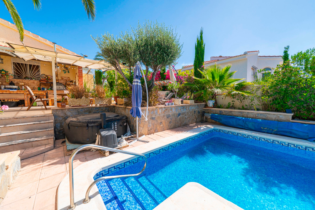 ShowFeedImage House – Detached Villa in Rojales