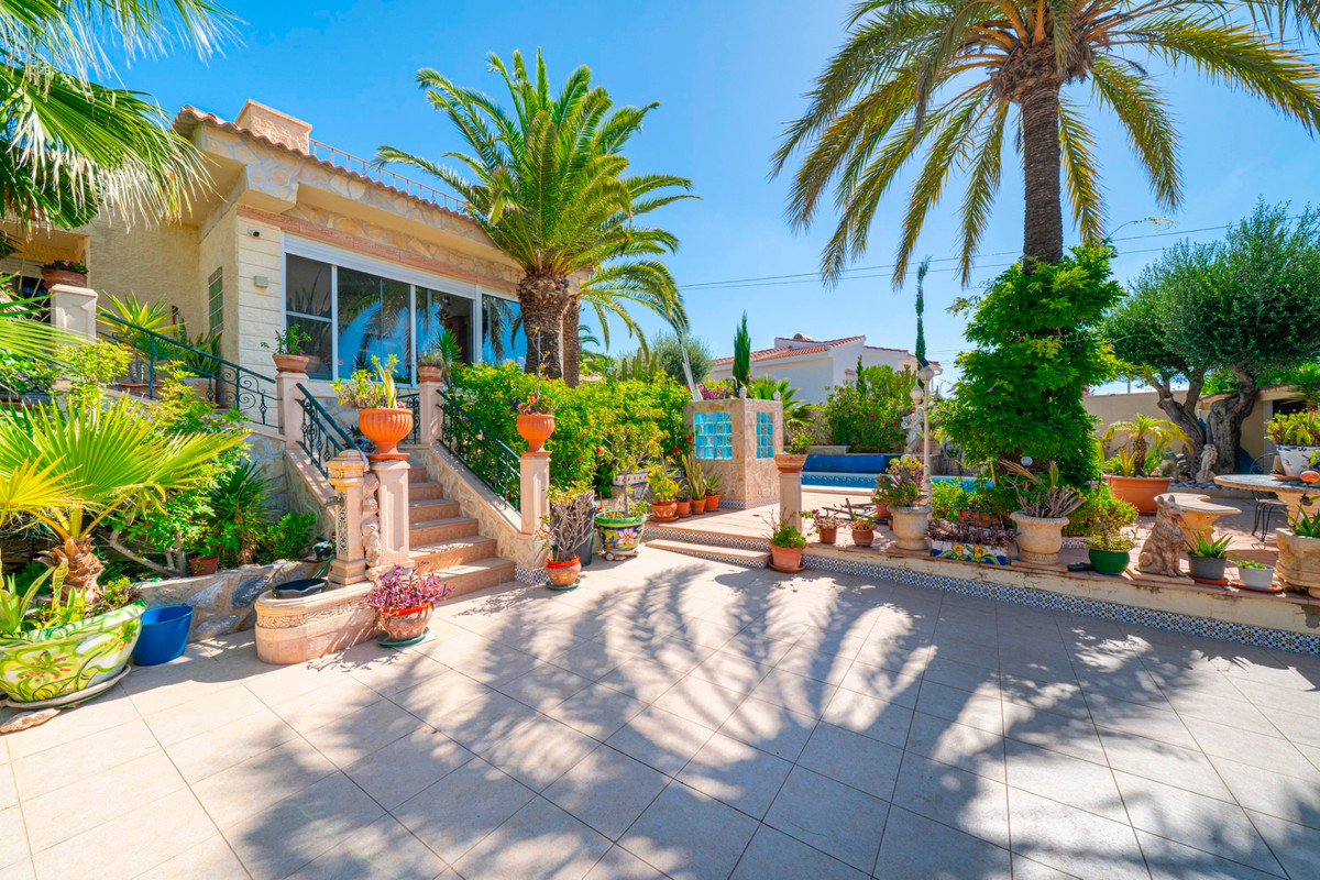 ShowFeedImage House – Detached Villa in Rojales