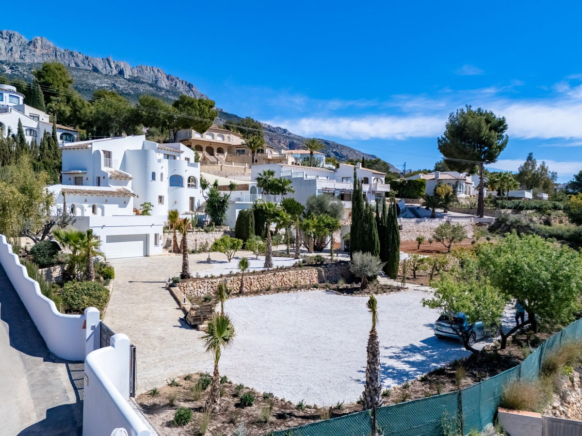 ShowFeedImage House – Detached Villa in Altea