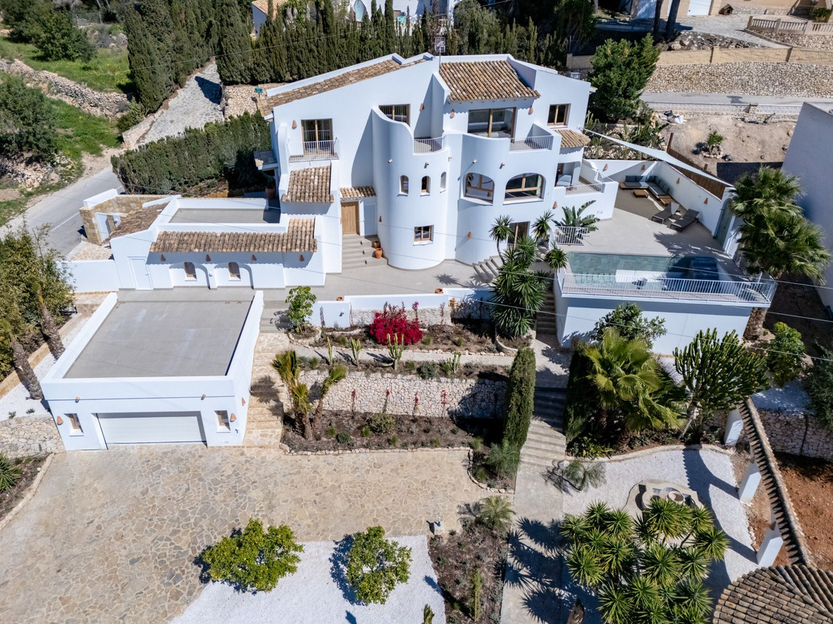 ShowFeedImage House – Detached Villa in Altea