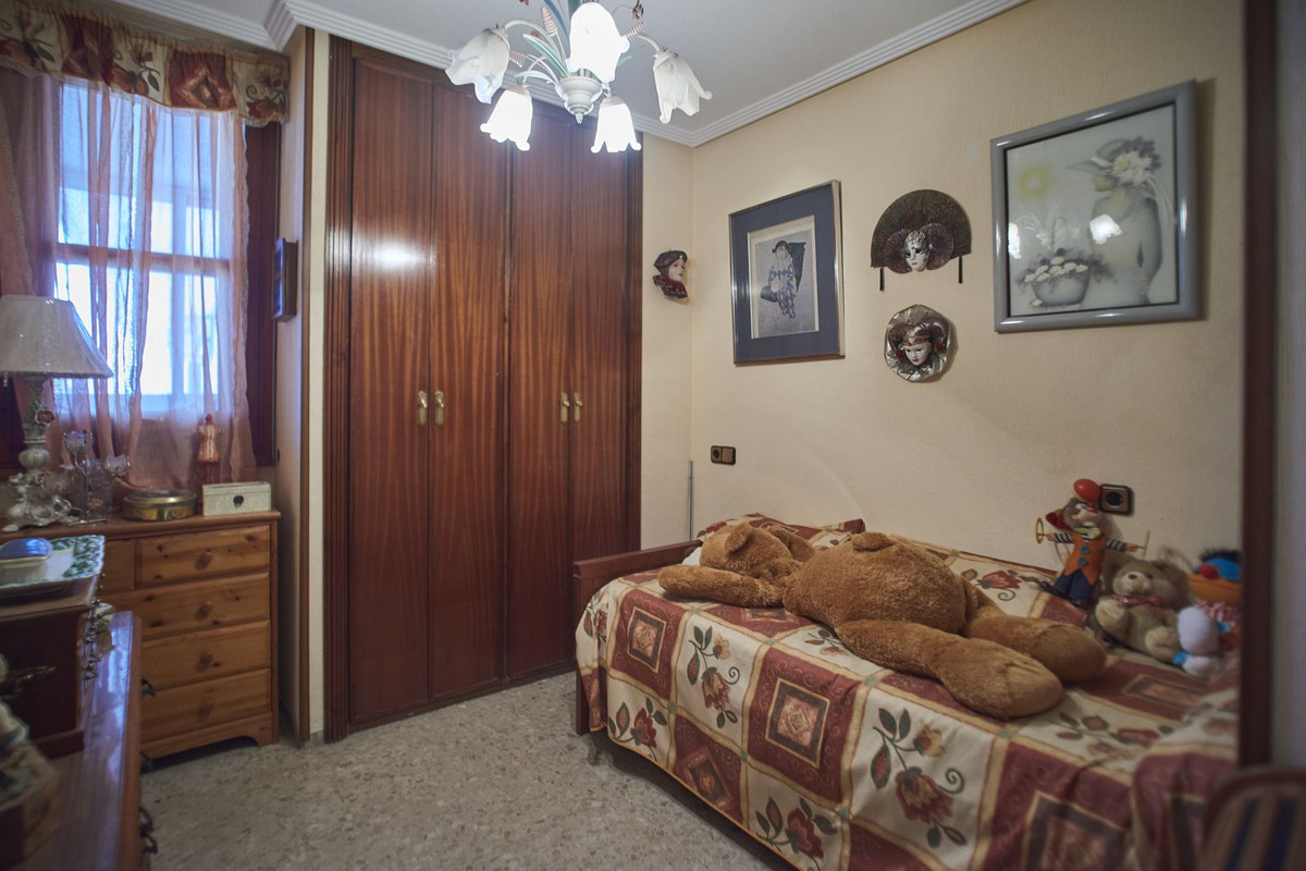 ShowFeedImage Apartment – Middle Floor Apartment in Alicante