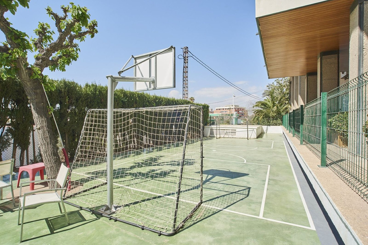 ShowFeedImage Apartment – Middle Floor Apartment in Alicante