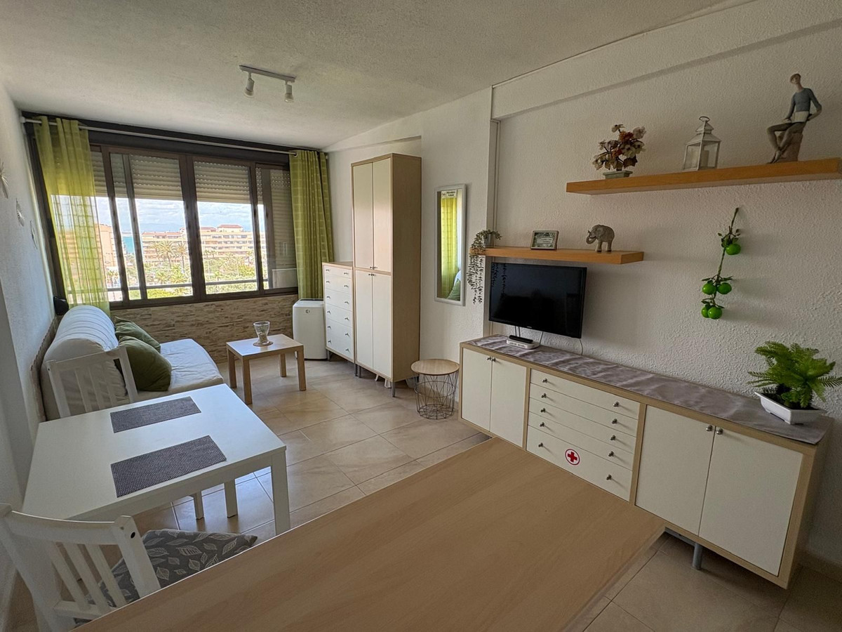 Apartment – Middle Floor Apartment in Torrevieja