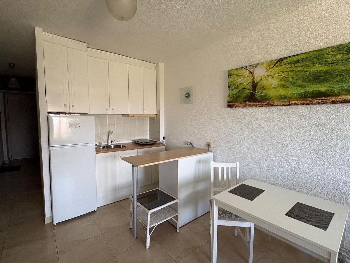 Apartment – Middle Floor Apartment in Torrevieja