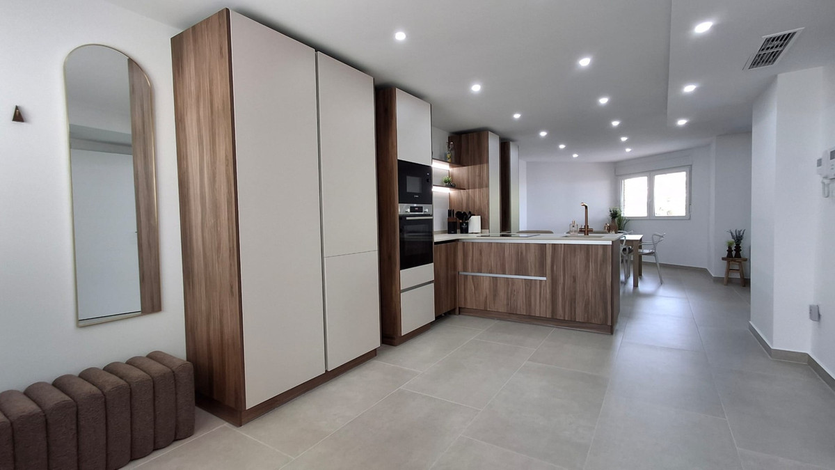 Apartment – Middle Floor Apartment in Torrevieja