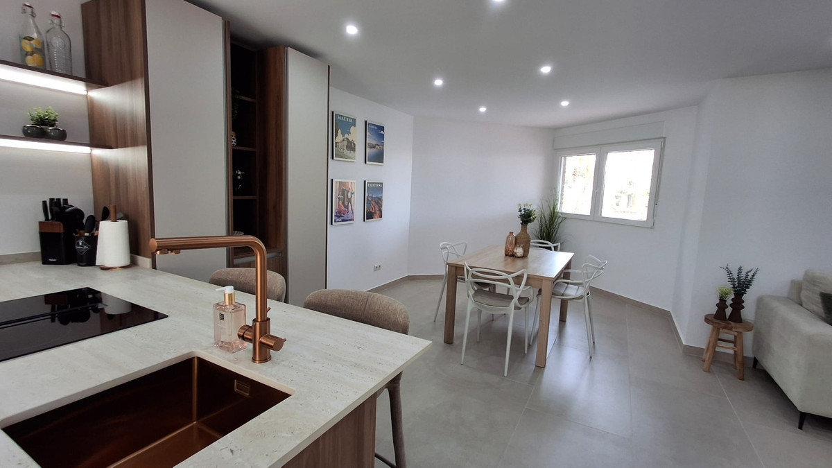 Apartment – Middle Floor Apartment in Torrevieja