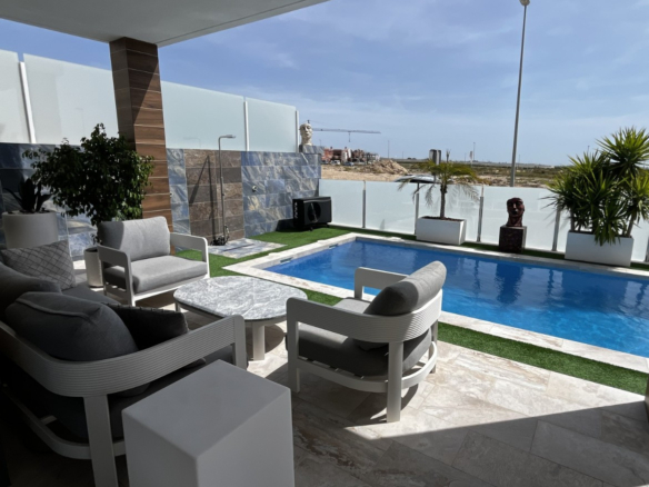 House – Detached Villa in Benidorm