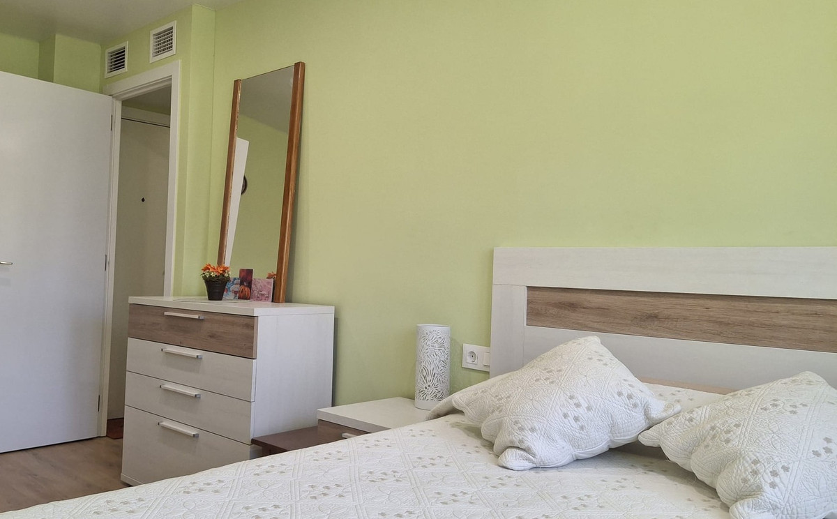 Apartment – Middle Floor Apartment in Torrevieja