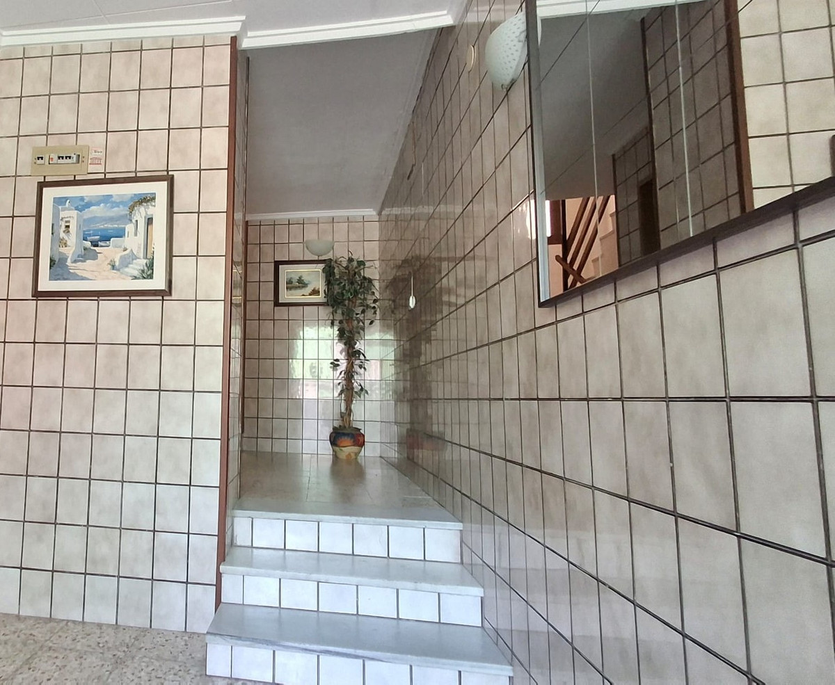 Apartment – Middle Floor Apartment in Torrevieja