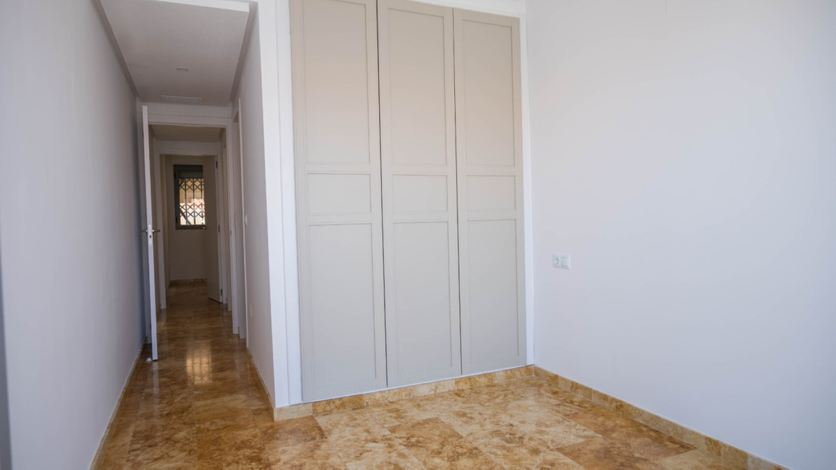 ShowFeedImage Apartment – Penthouse in Torrevieja